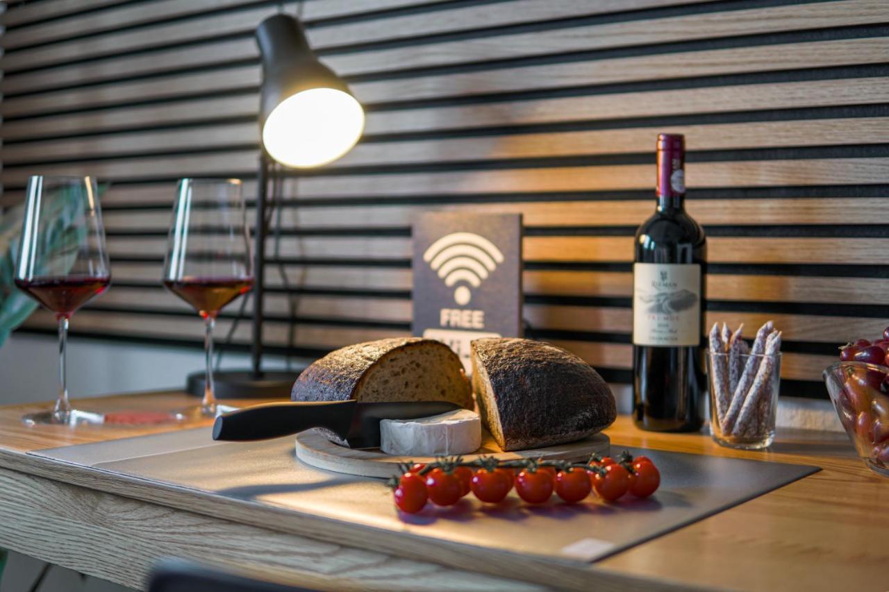 Homefy Studio Sky - Free Parking - Elevator - Desk - Netflix Essen Extérieur photo